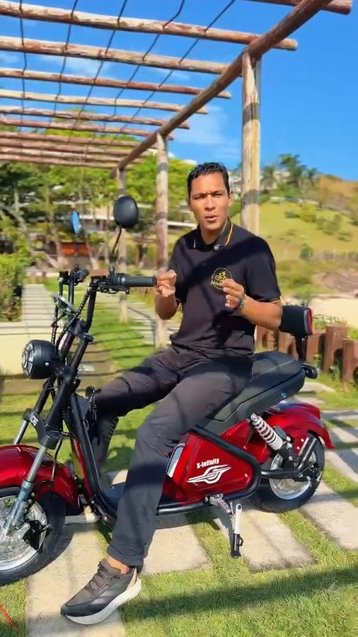V&iacute;deo da moto el&eacute;trica X-Infinity da MoveCity